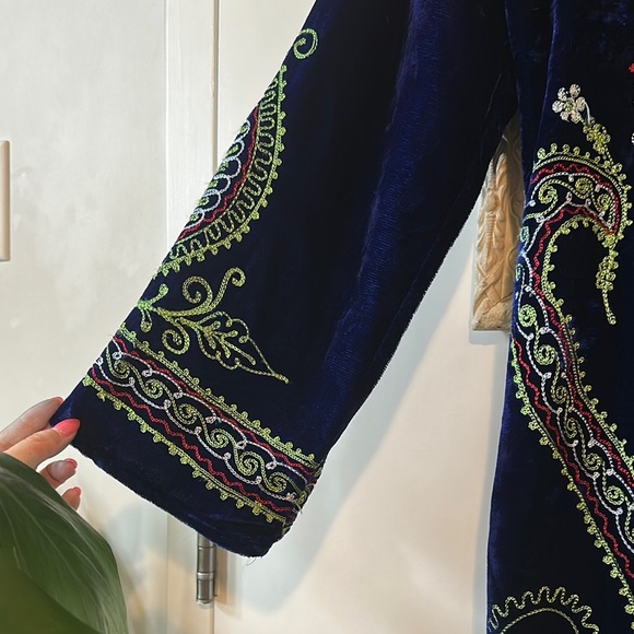 Rare Vintage 1970’s India Crushed Velvet Rayon Embroidered Blue Kaftan Maxi - Picture 9 of 16